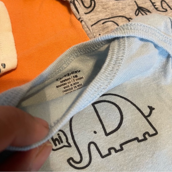 Gerber baby Onesies| Newborn| Animal Print theme| - Picture 5 of 7